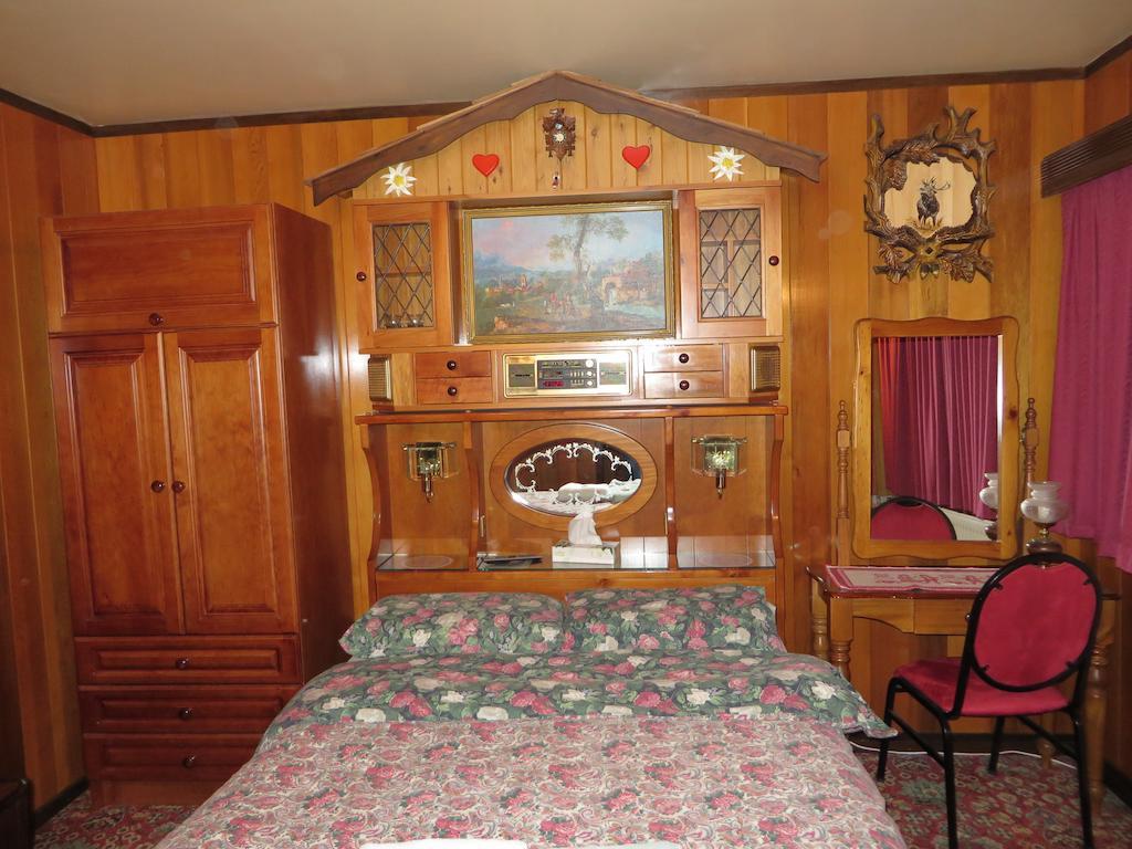 Karelia Alpine Lodge Falls Creek Room photo